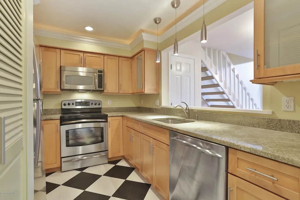 1465 E Putnam Avenue Old Greenwich CT 06870