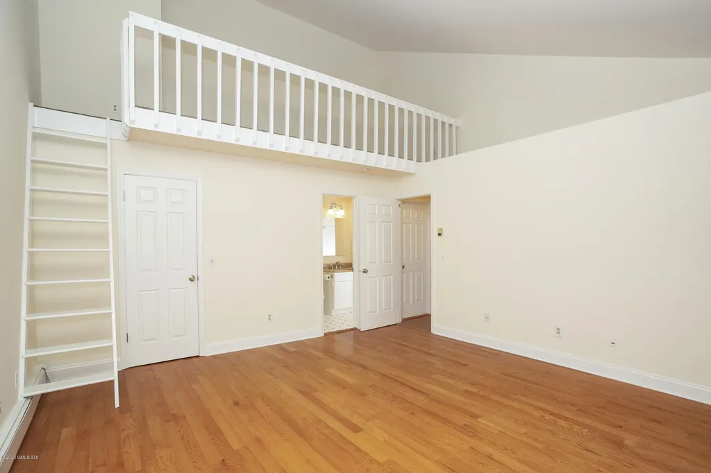 1465 E Putnam Avenue Old Greenwich CT 06870