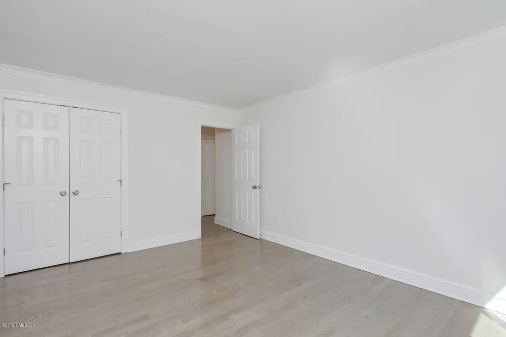 224 W Lyon Farm Drive Greenwich CT 06831