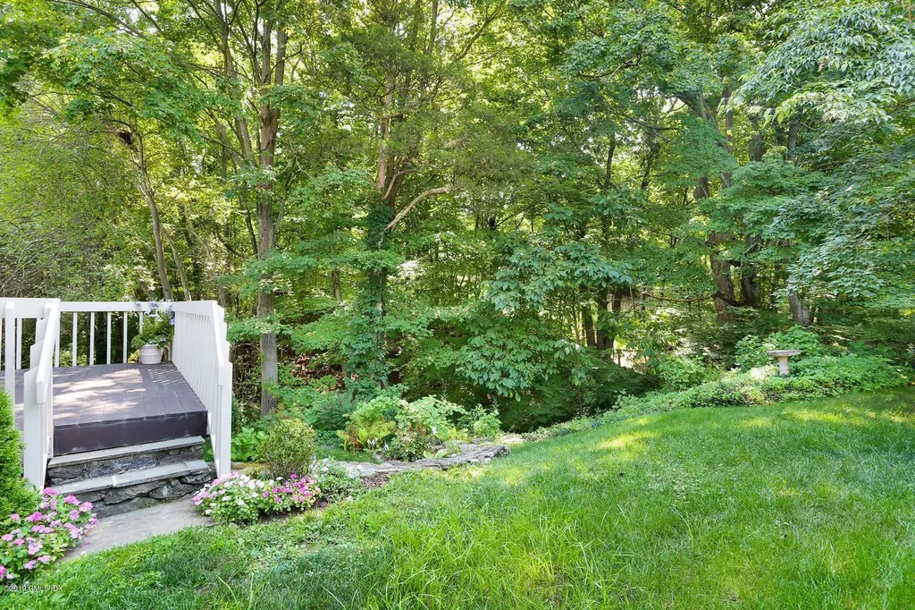 224 W Lyon Farm Drive Greenwich CT 06831