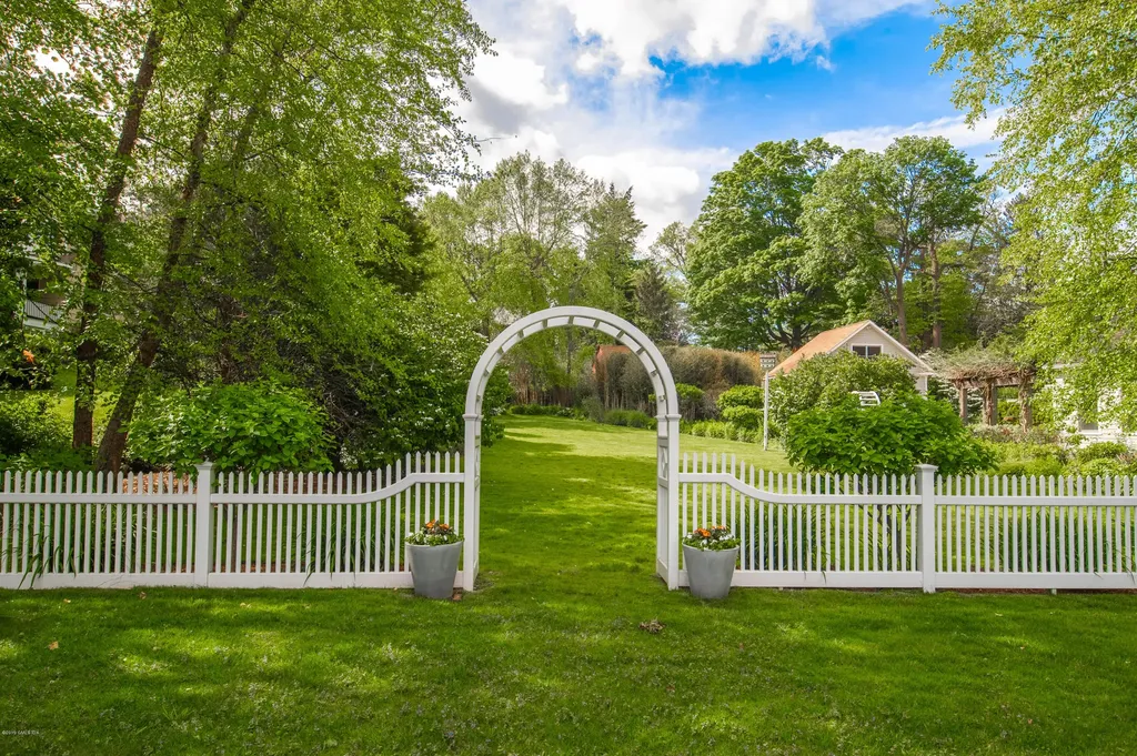 35 Byram Shore Road Greenwich CT 06830