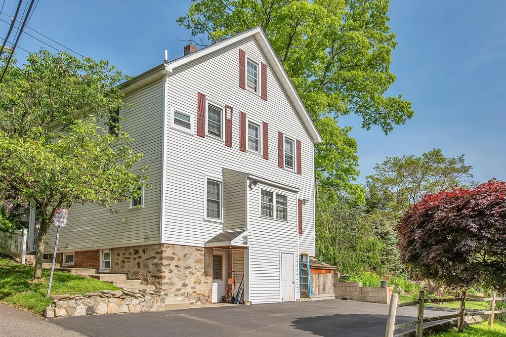 40 Pemberwick Road Greenwich CT 06831
