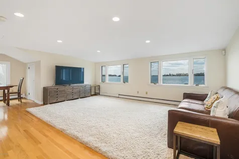 7 Meadow Place Old Greenwich CT 06870