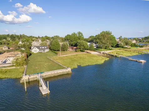 7 Meadow Place Old Greenwich CT 06870