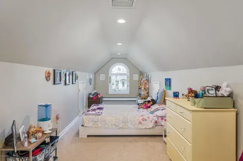 7 Meadow Place Old Greenwich CT 06870
