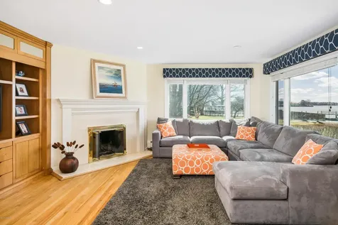 7 Meadow Place Old Greenwich CT 06870