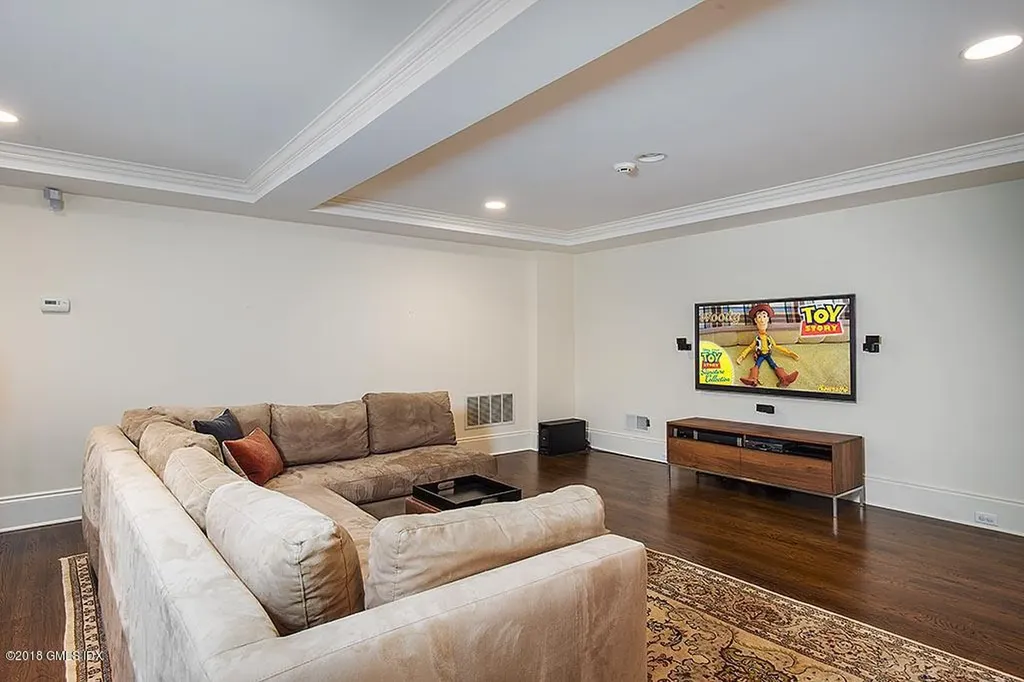 12 Chieftans Road Greenwich CT 06831