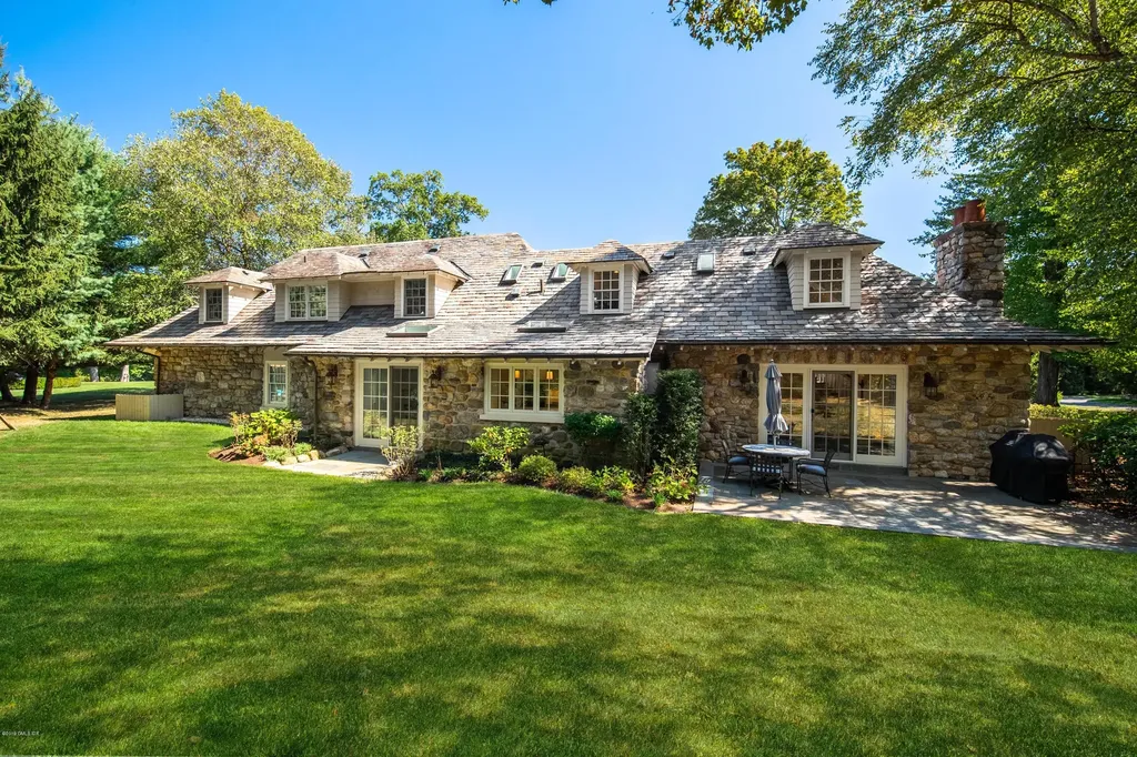 12 Chieftans Road Greenwich CT 06831