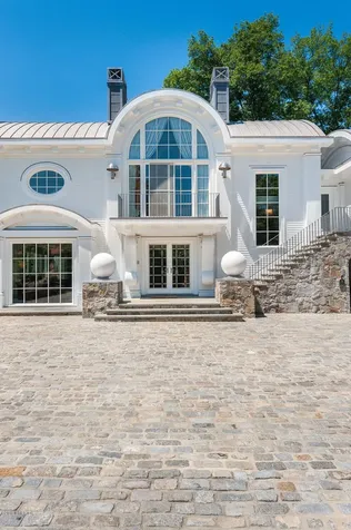 18 Chimney Corner Lane Greenwich CT 06830