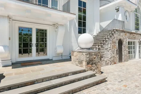 18 Chimney Corner Lane Greenwich CT 06830