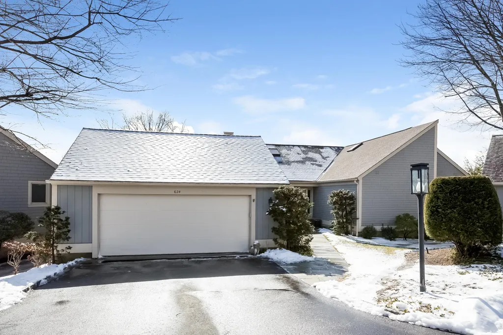 624 W Lyon Farm Drive Greenwich CT 06831