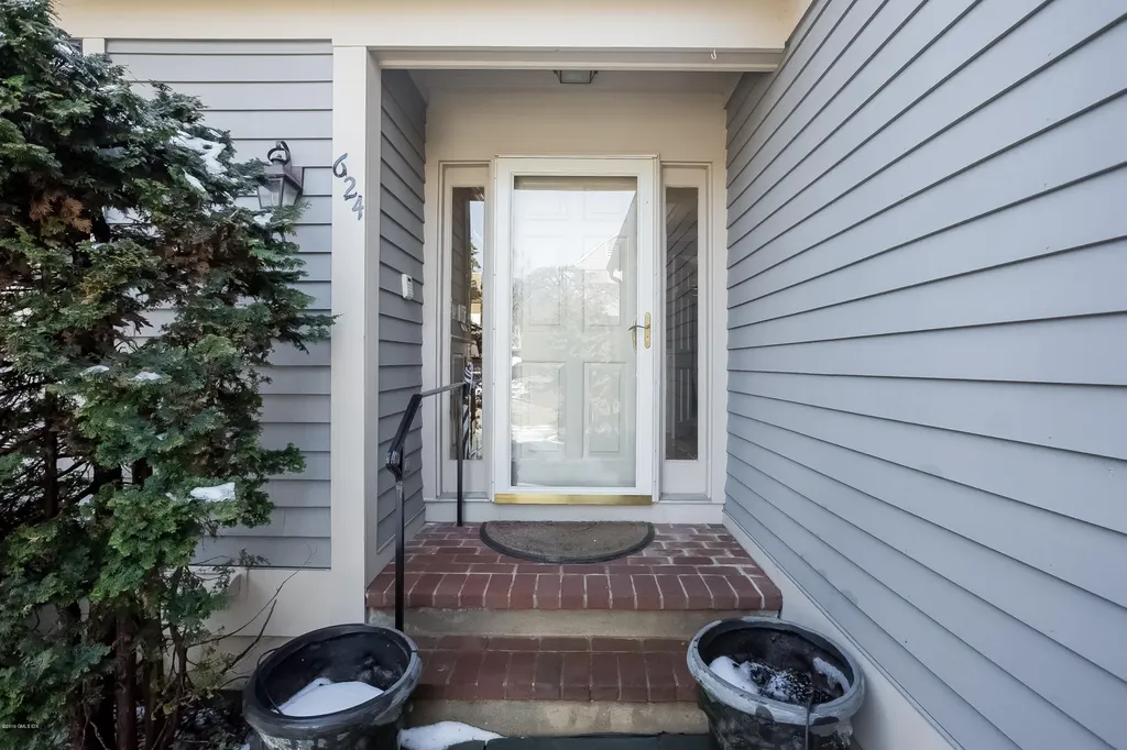 624 W Lyon Farm Drive Greenwich CT 06831