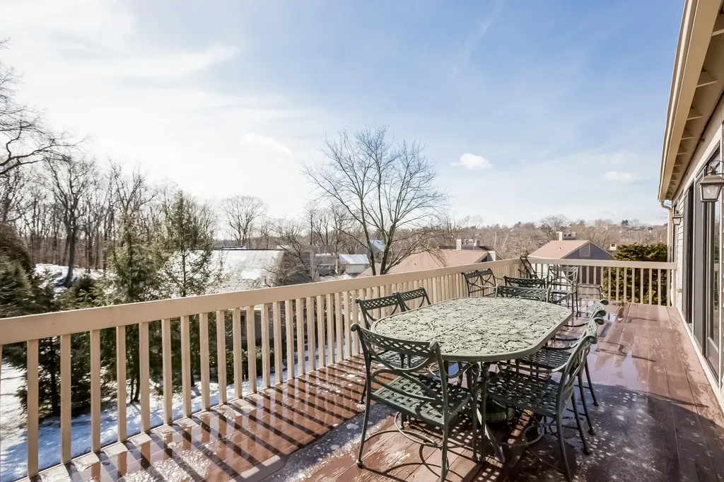 624 W Lyon Farm Drive Greenwich CT 06831