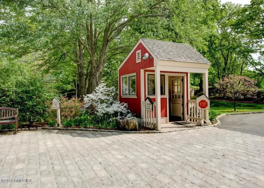 624 W Lyon Farm Drive Greenwich CT 06831