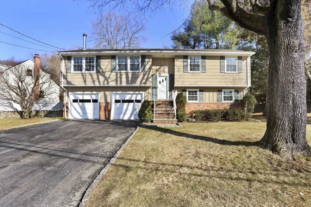 565 River Road Cos Cob CT 06807