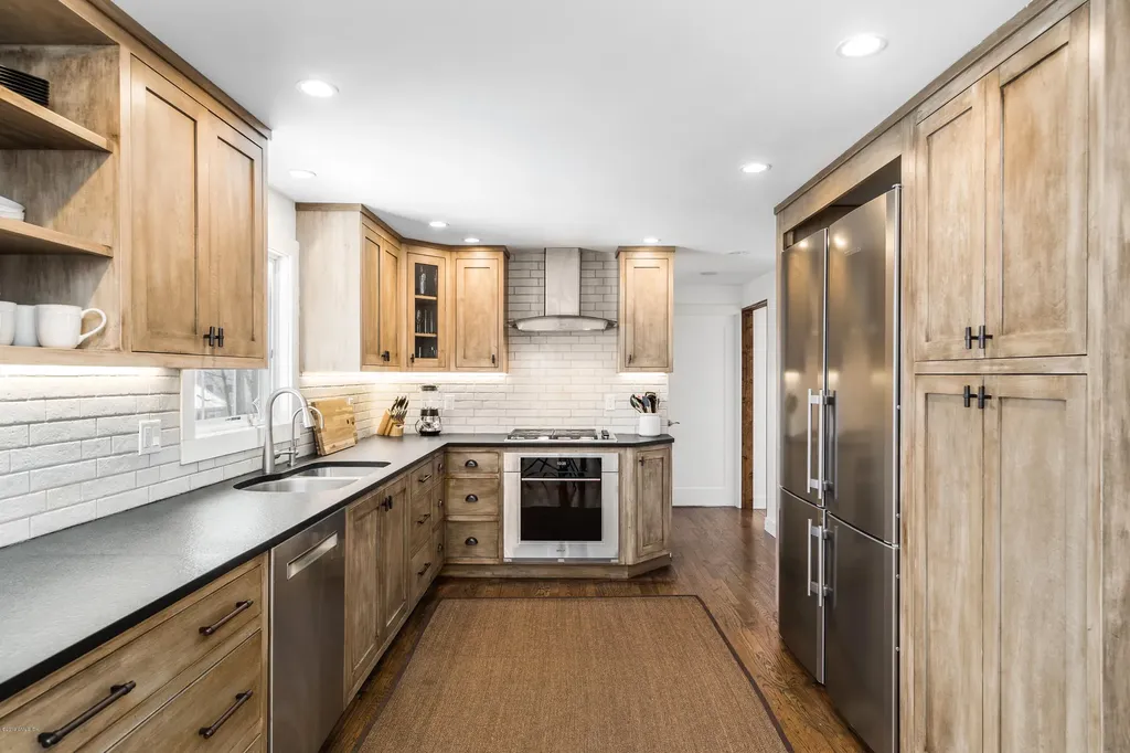 24 Hickory Drive Greenwich CT 06831