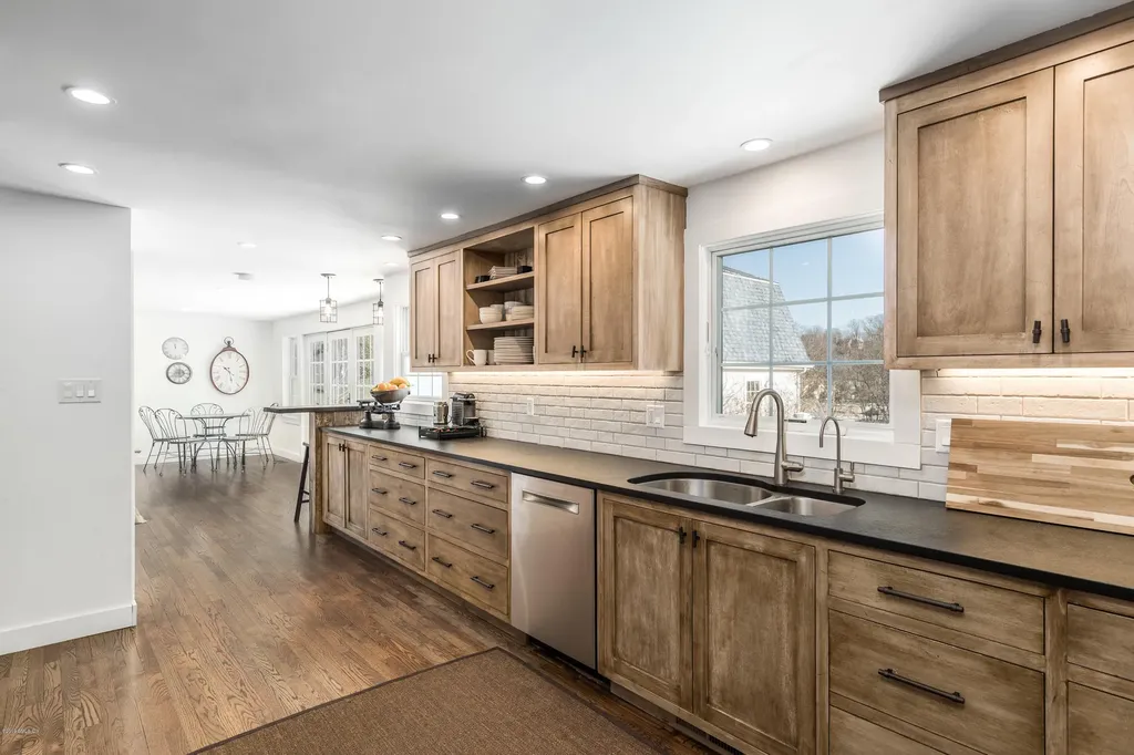 24 Hickory Drive Greenwich CT 06831