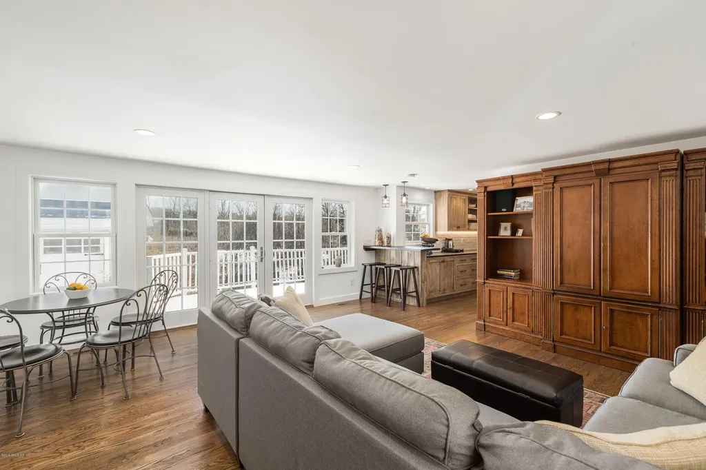 24 Hickory Drive Greenwich CT 06831