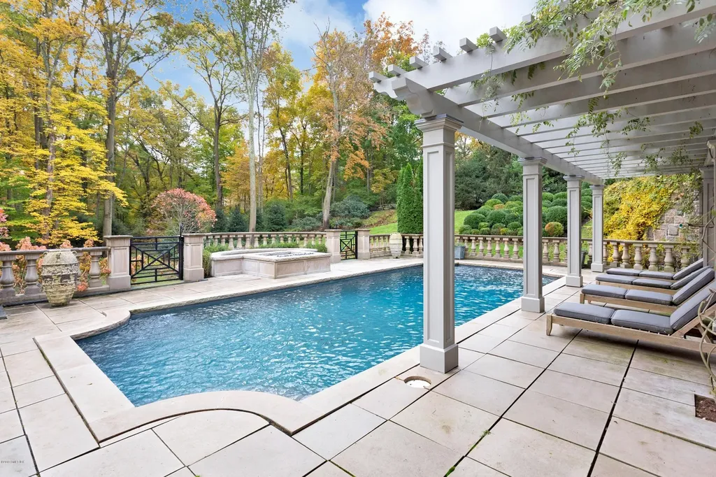 21 Vineyard Lane Greenwich CT 06831