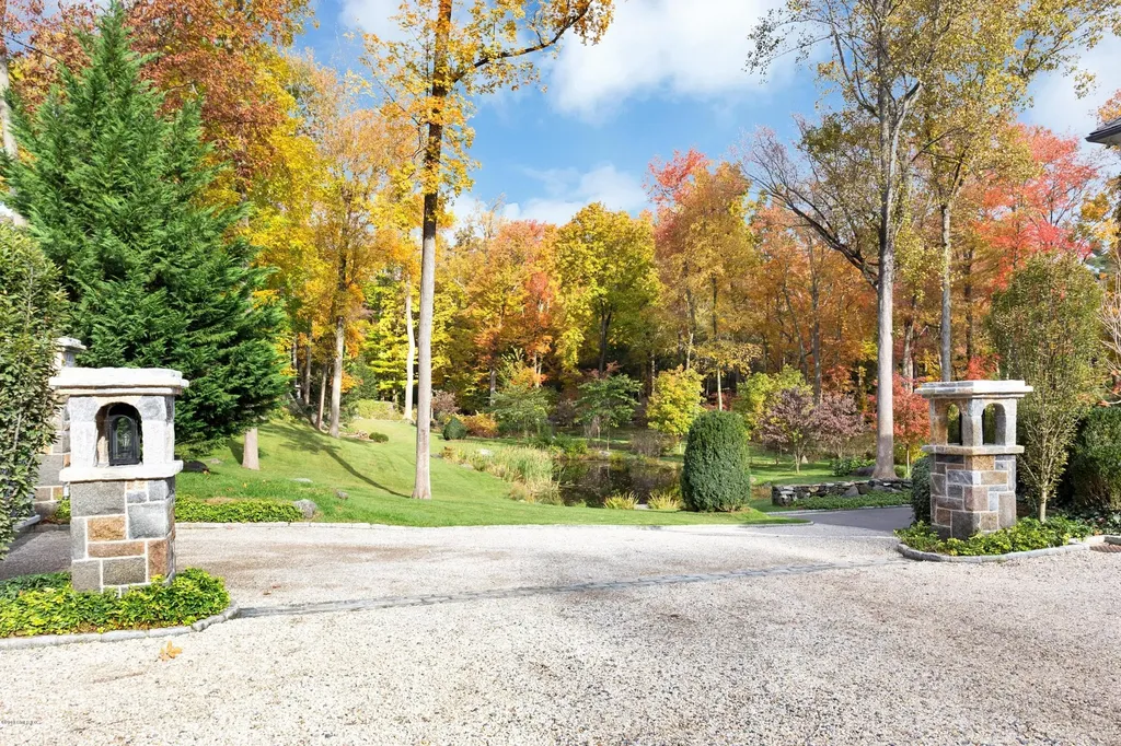 21 Vineyard Lane Greenwich CT 06831