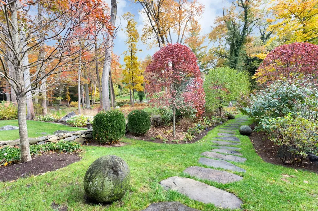 21 Vineyard Lane Greenwich CT 06831