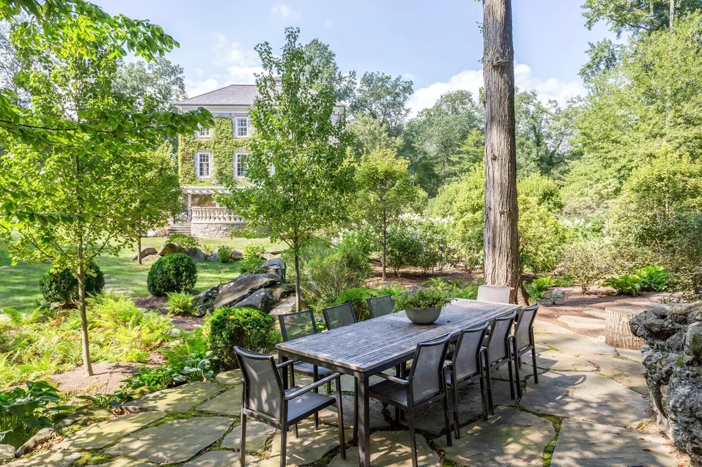 21 Vineyard Lane Greenwich CT 06831