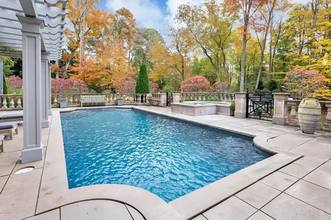 21 Vineyard Lane Greenwich CT 06831