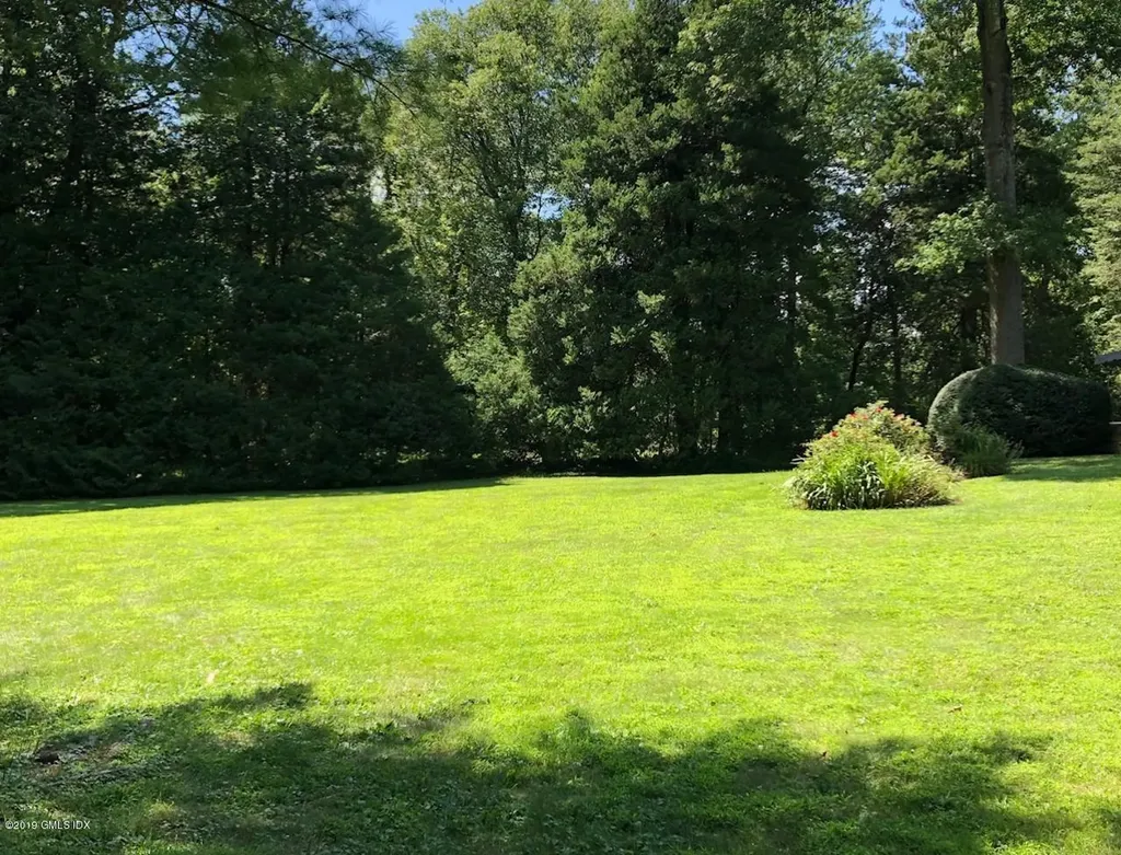 26 Meadowcroft Lane Greenwich CT 06830