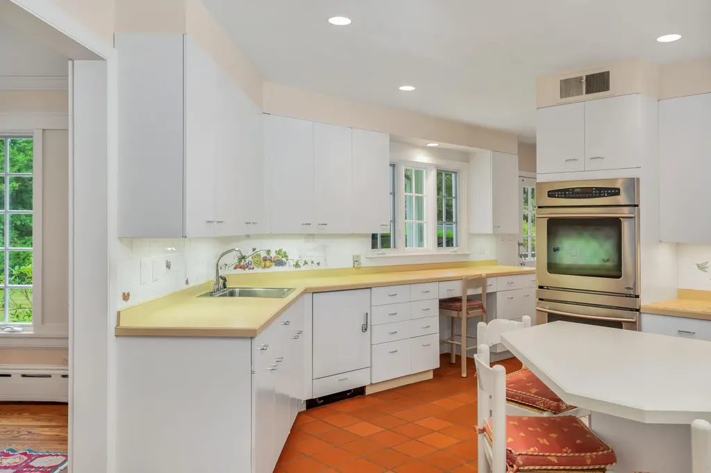 26 Meadowcroft Lane Greenwich CT 06830