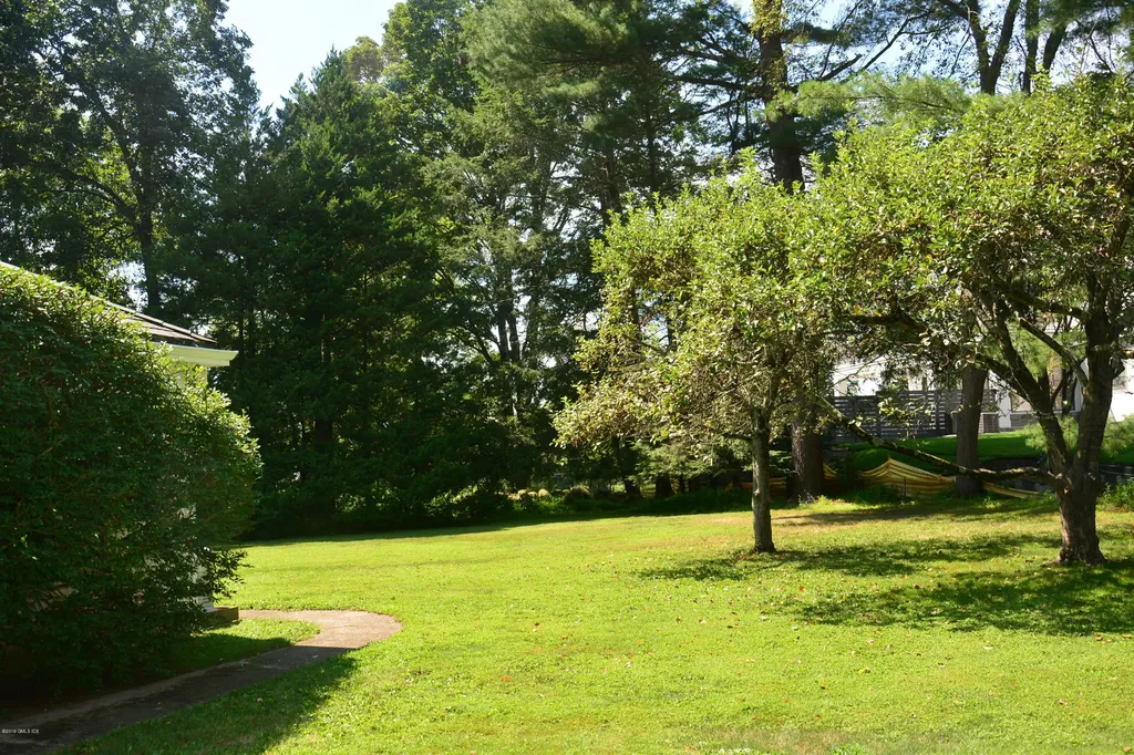 26 Meadowcroft Lane Greenwich CT 06830
