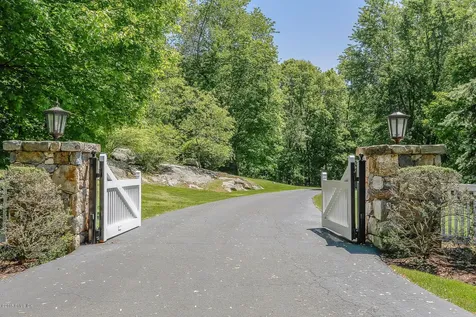 32 Lower Cross Road Greenwich CT 06831