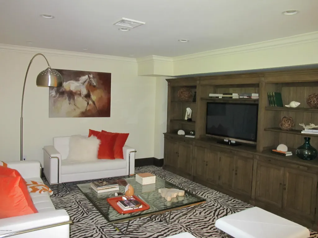 512 W Lyon Farm Drive Greenwich CT 06831