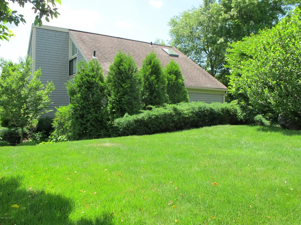 512 W Lyon Farm Drive Greenwich CT 06831