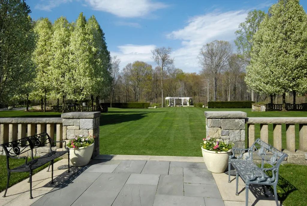 105 Conyers Farm Drive Greenwich CT 06831