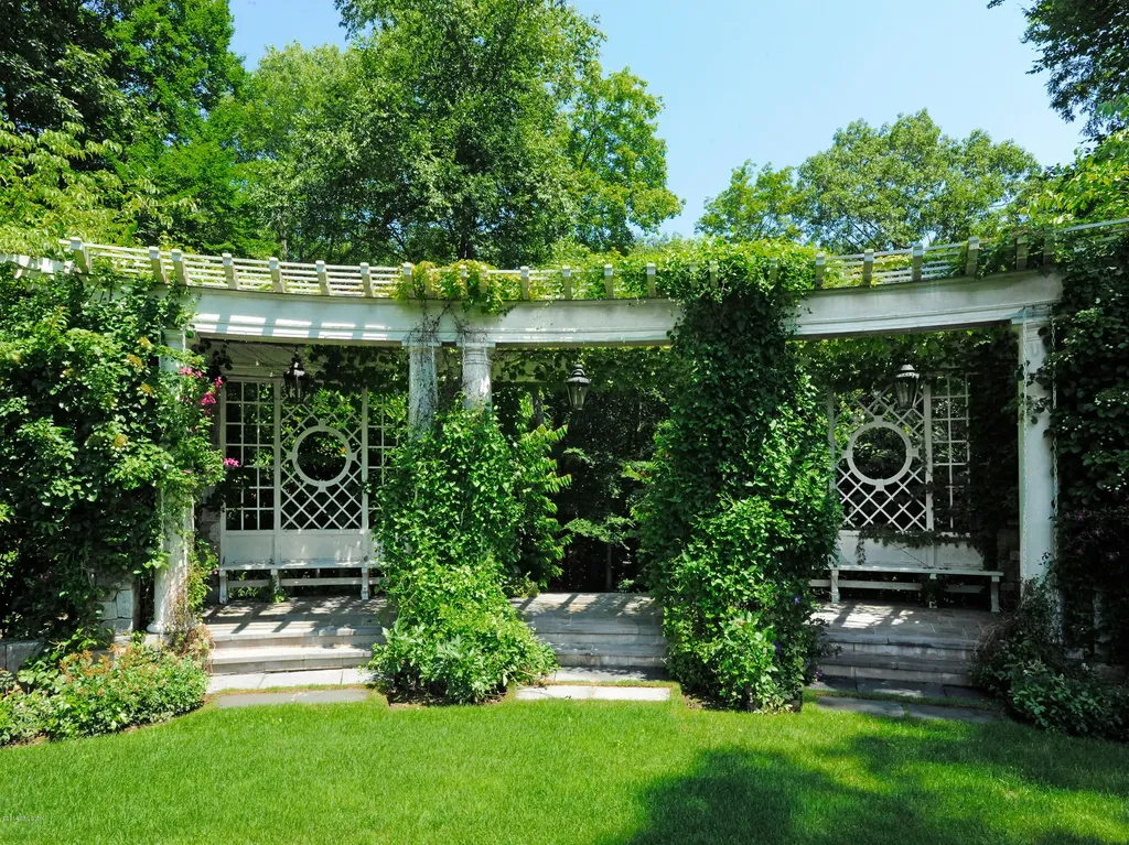 105 Conyers Farm Drive Greenwich CT 06831