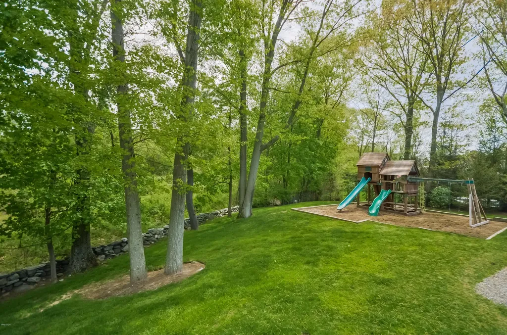 11 Stillman Lane Greenwich CT 06831