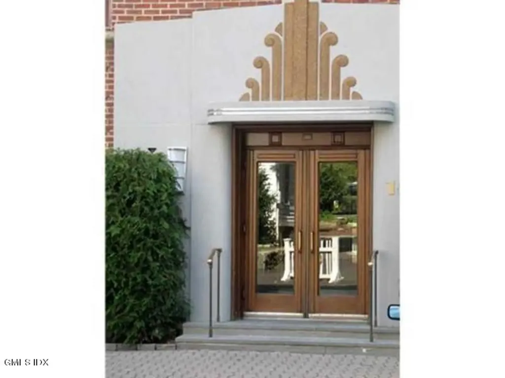 15 Lafayette Court Greenwich CT 06830