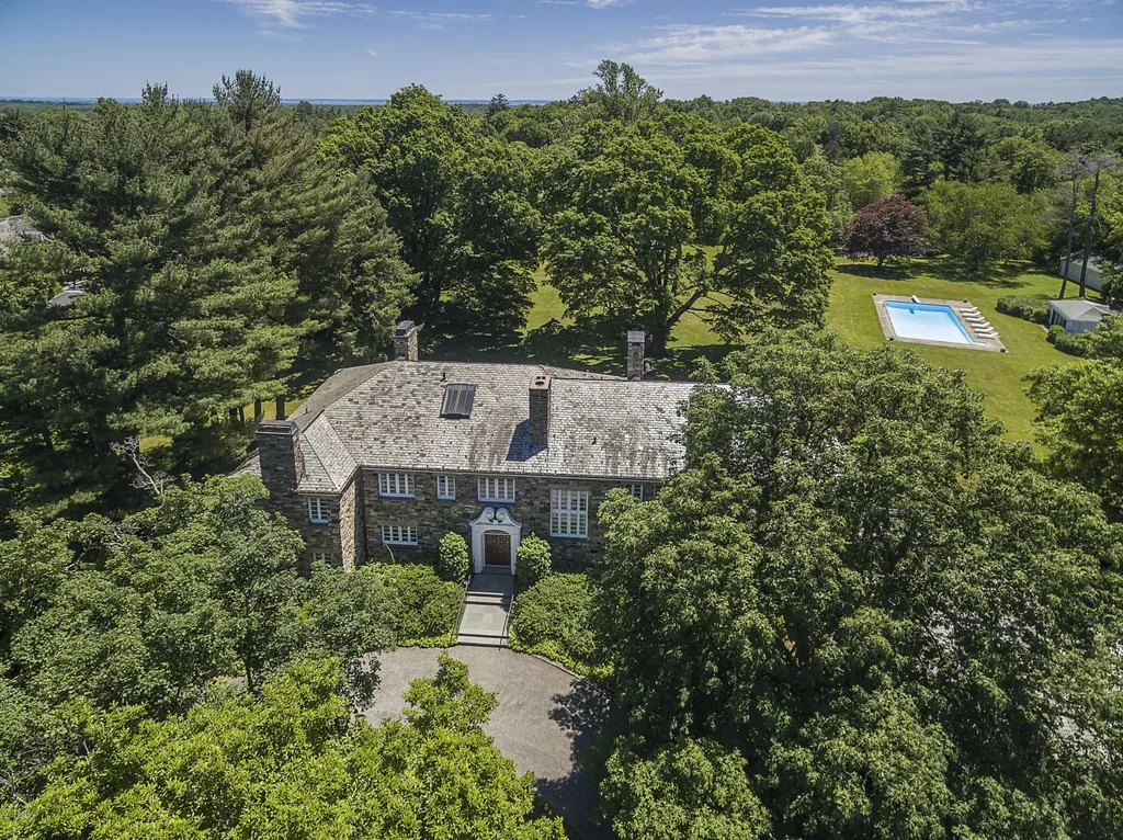 566 Round Hill Road Greenwich CT 06831