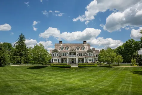 727 Smith Ridge Road New Canaan CT 06840