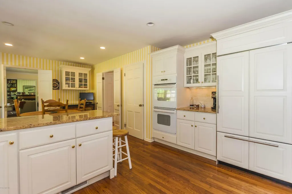 24 Londonderry Drive Greenwich CT 06830