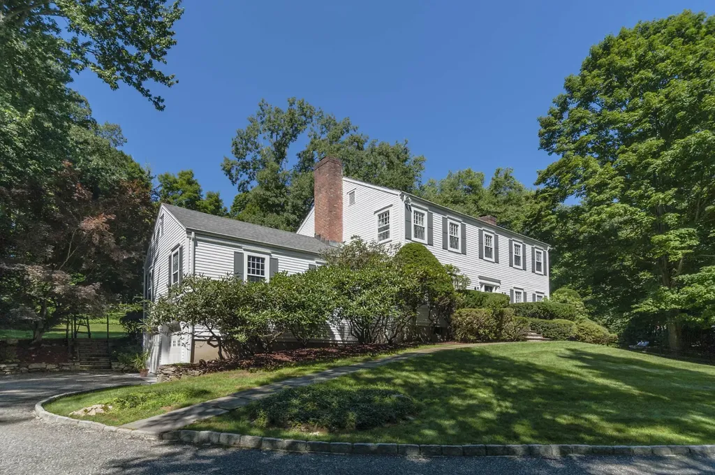 24 Londonderry Drive Greenwich CT 06830