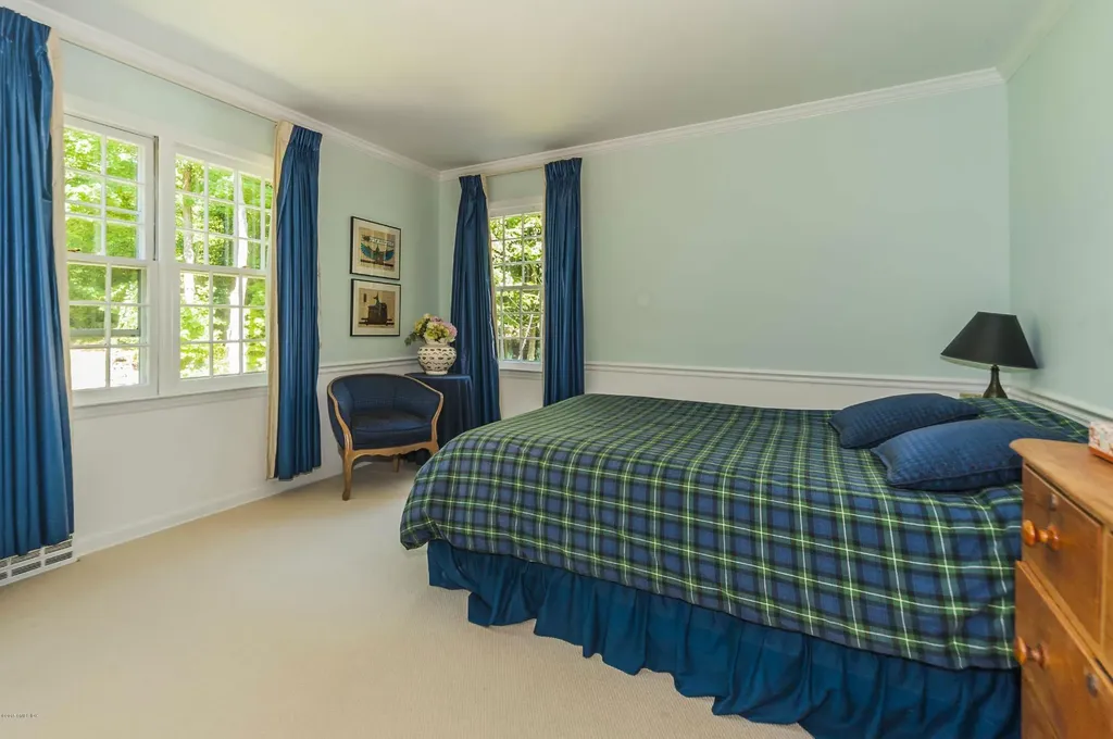 24 Londonderry Drive Greenwich CT 06830
