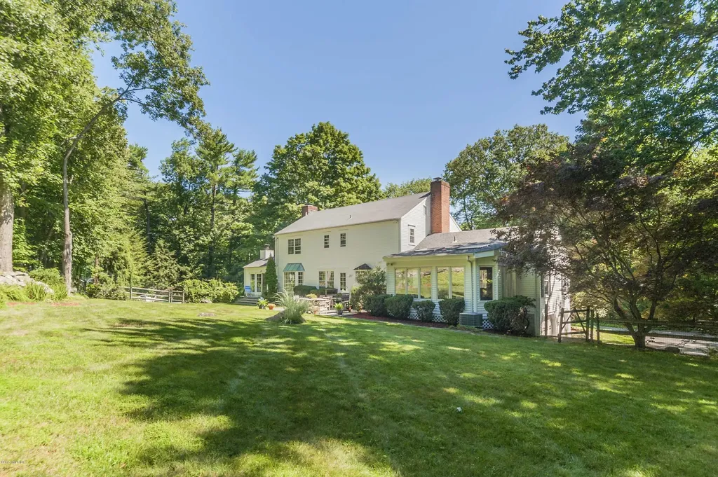 24 Londonderry Drive Greenwich CT 06830