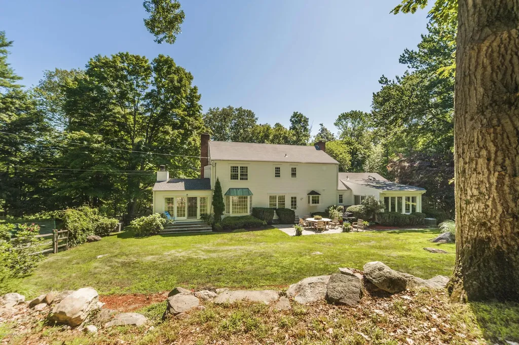 24 Londonderry Drive Greenwich CT 06830