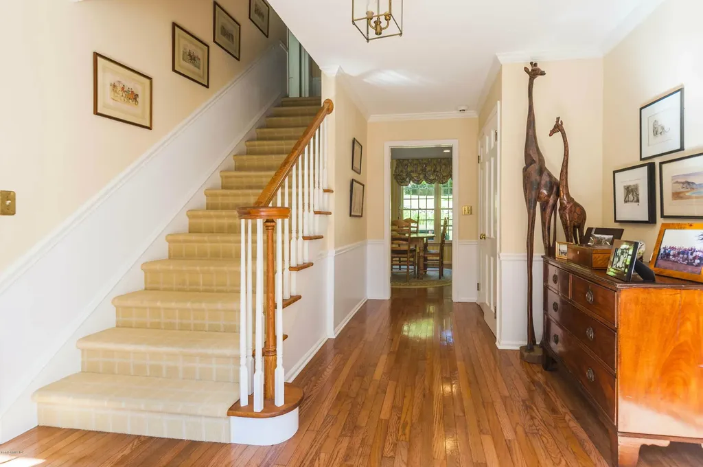 24 Londonderry Drive Greenwich CT 06830