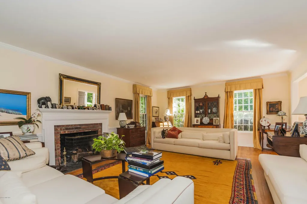 24 Londonderry Drive Greenwich CT 06830