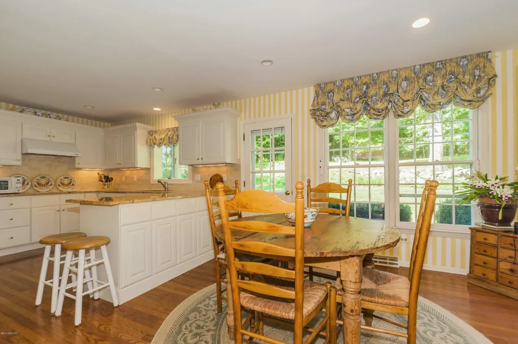 24 Londonderry Drive Greenwich CT 06830