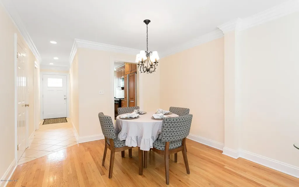 24 Whiffletree Way Riverside CT 06878