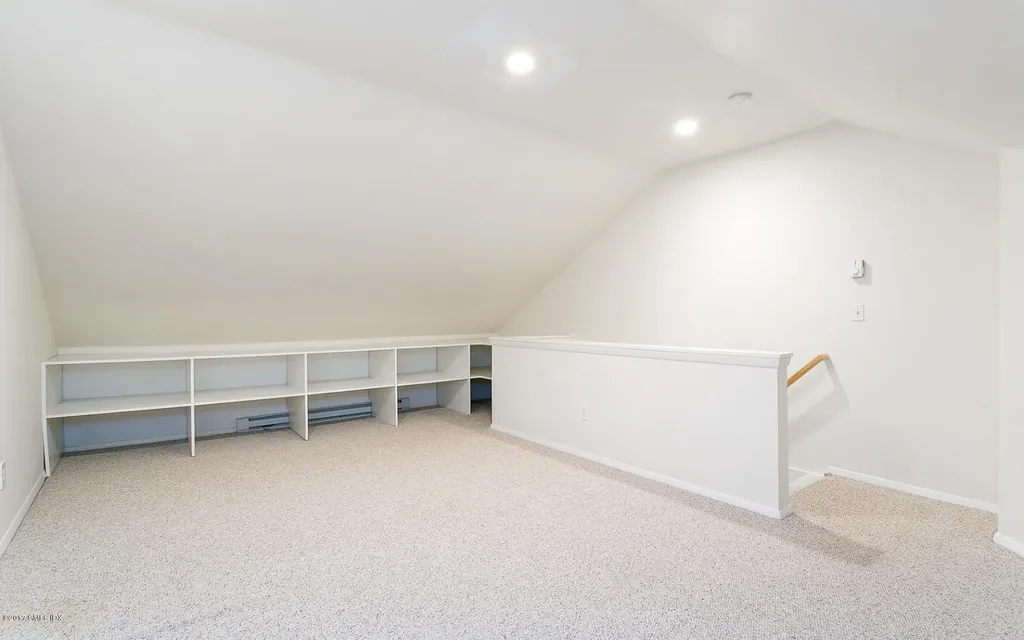 24 Whiffletree Way Riverside CT 06878