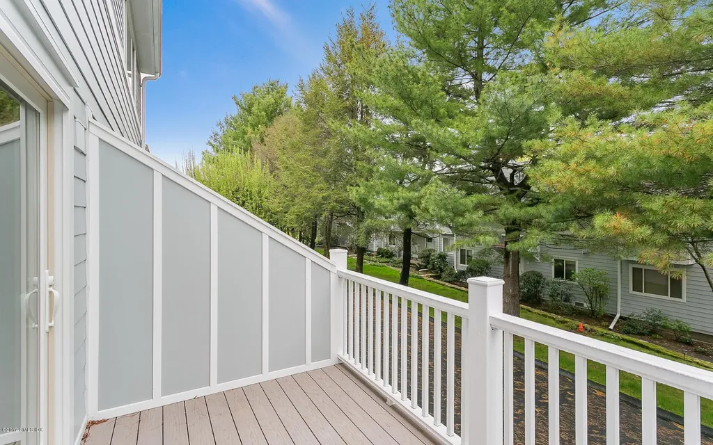 24 Whiffletree Way Riverside CT 06878